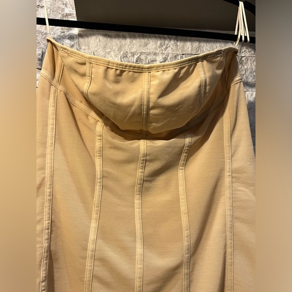 Urban Outfitters Strapless dress, yellow size Large - Picture 3 of 9